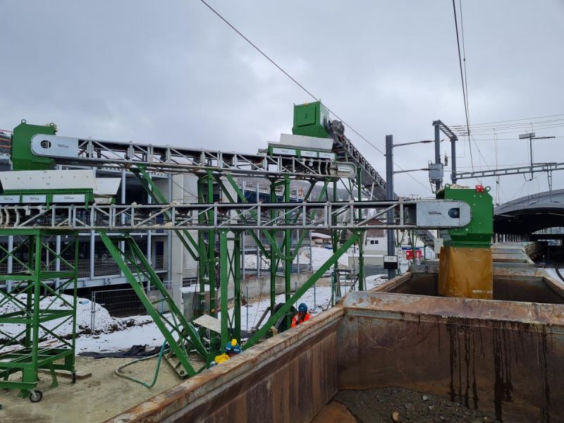 Ligne de convoyeur transport pour terre et gravats MANUKIT